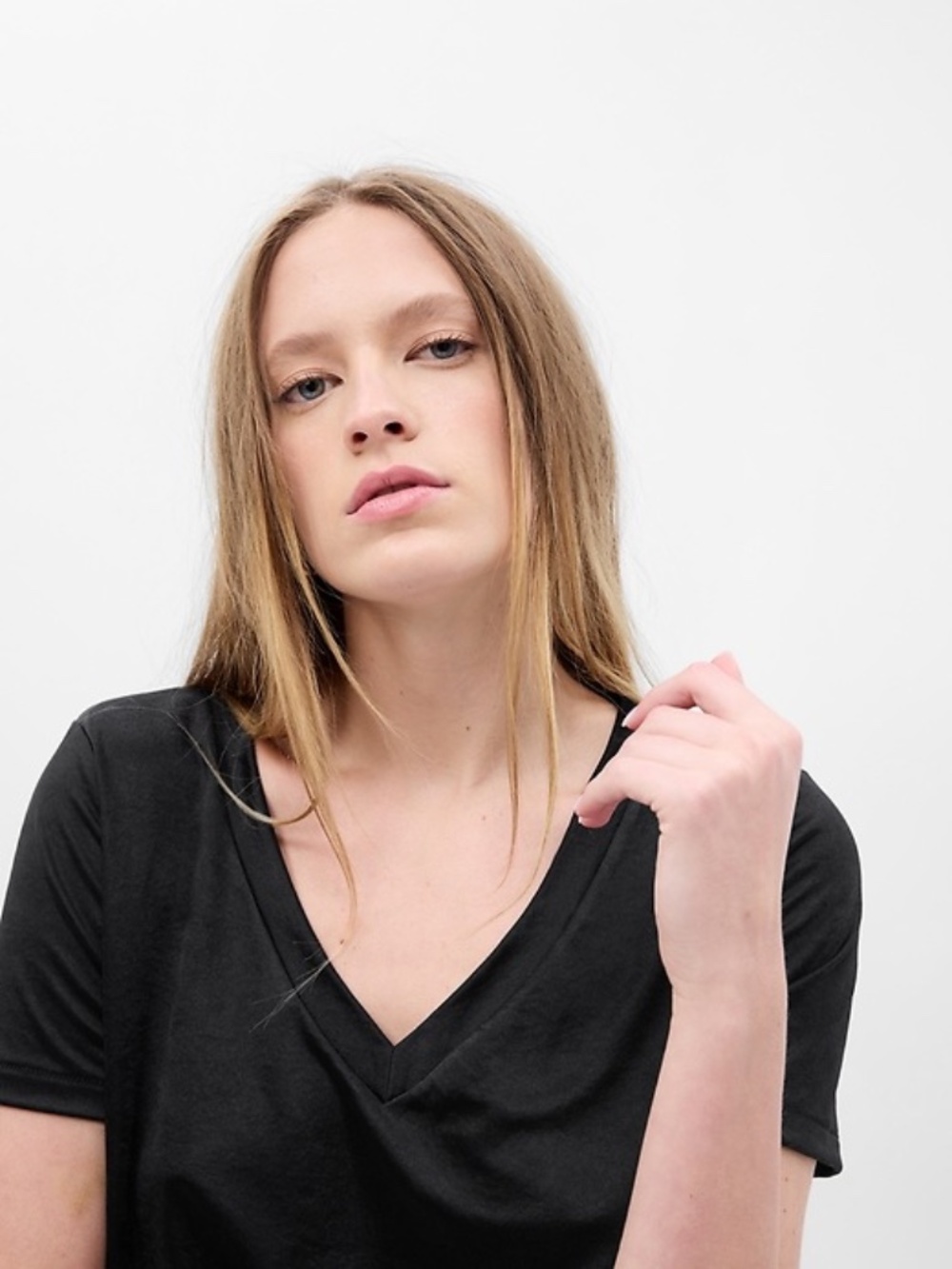 GAP satin black tee t-shirt v-neck medium